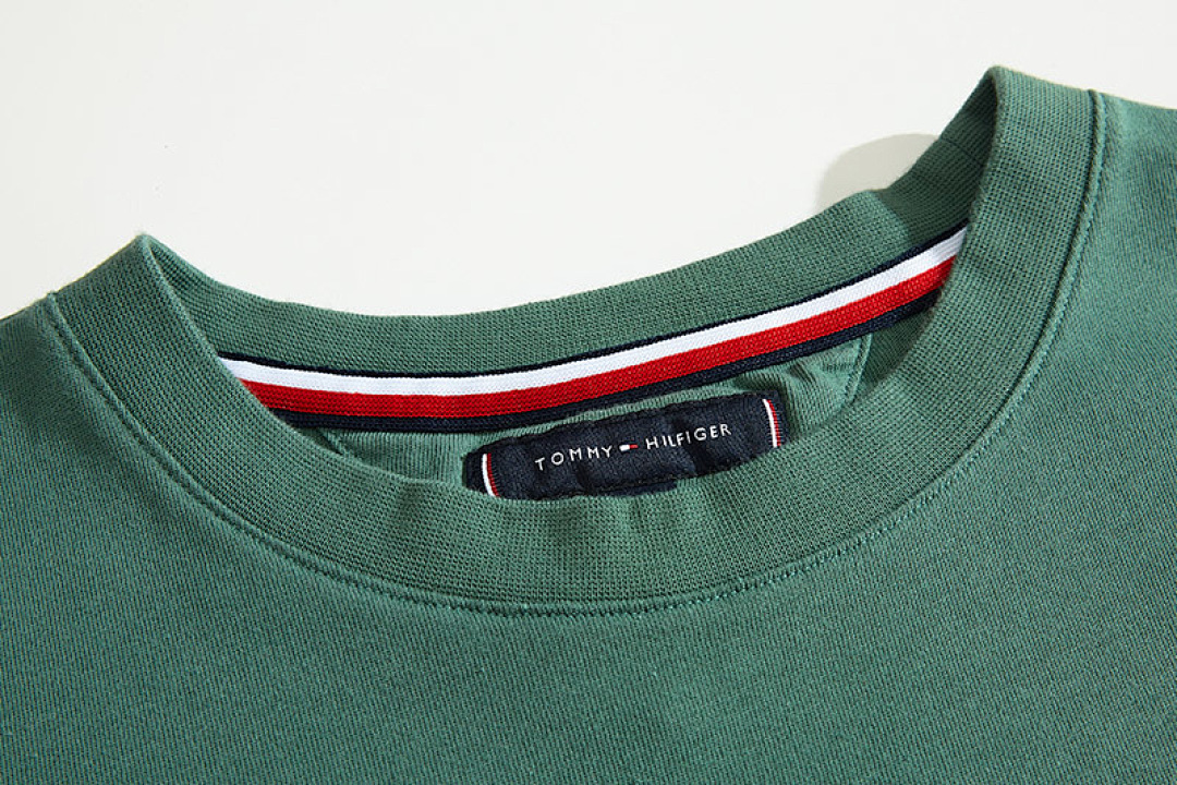 Tommy Hilfiger Slim Logo Long Sleeve T-Shirt · A2531 — תמונה 14