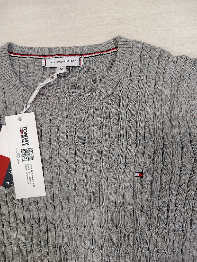 Tommy Hilfiger Cable Knit Crewneck Sweater · A3423 — תמונה 2