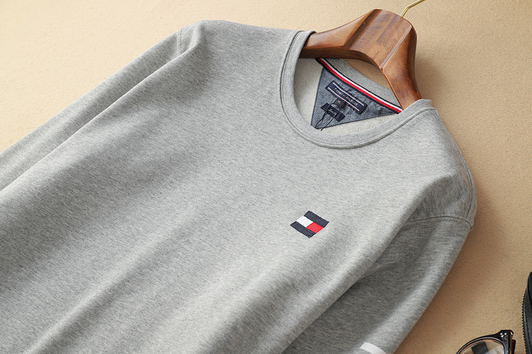 Tommy Hilfiger Essential Crewneck Sweatshirt · A917 — תמונה 34