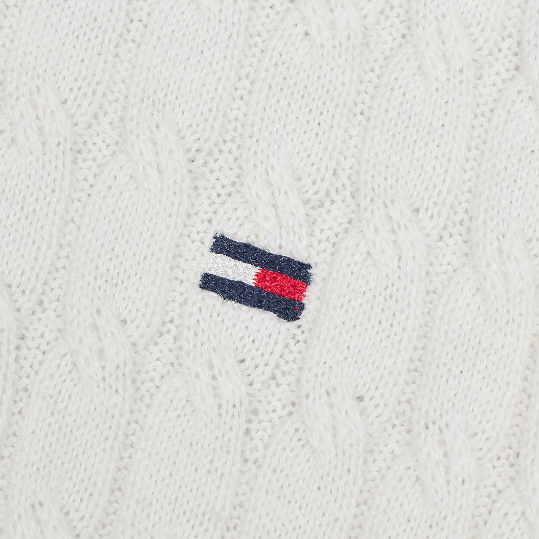Tommy Hilfiger Short-Sleeve Cable Knit Sweater · A3287 — תמונה 12