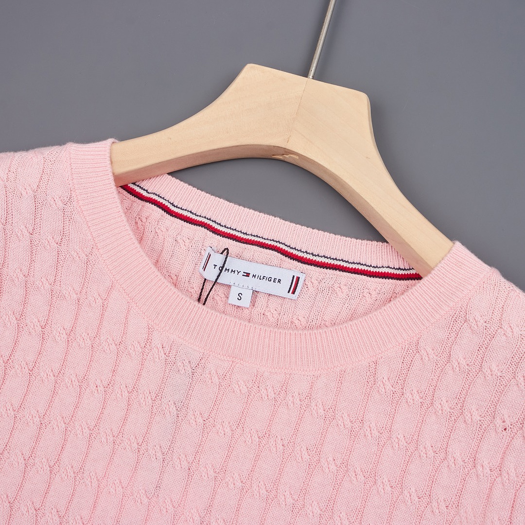 Tommy Hilfiger Short-Sleeve Cable Knit Sweater · A3287 — תמונה 5