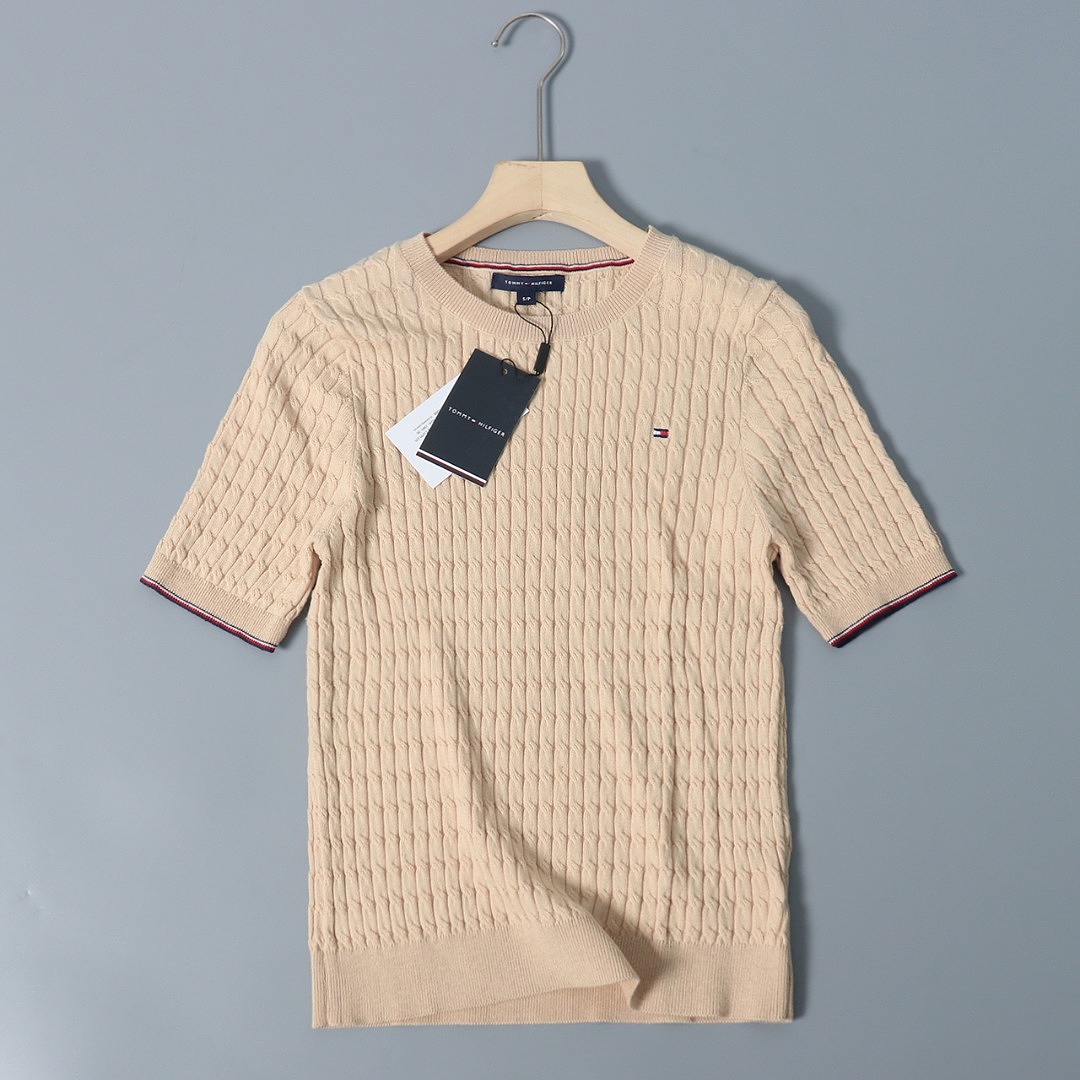 Tommy Hilfiger Short-Sleeve Cable Knit Sweater · A3321 — תמונה 15