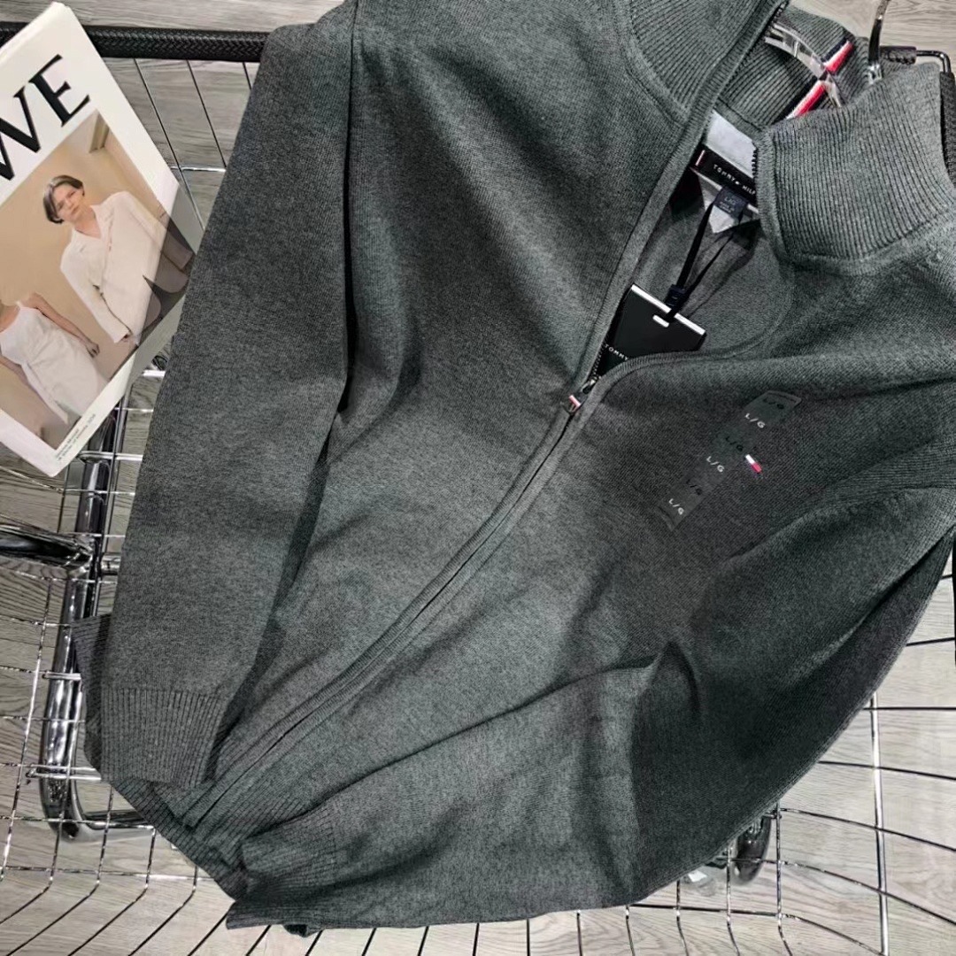 Tommy Hilfiger Classic Quarter-Zip Sweater · A1676 — תמונה 10
