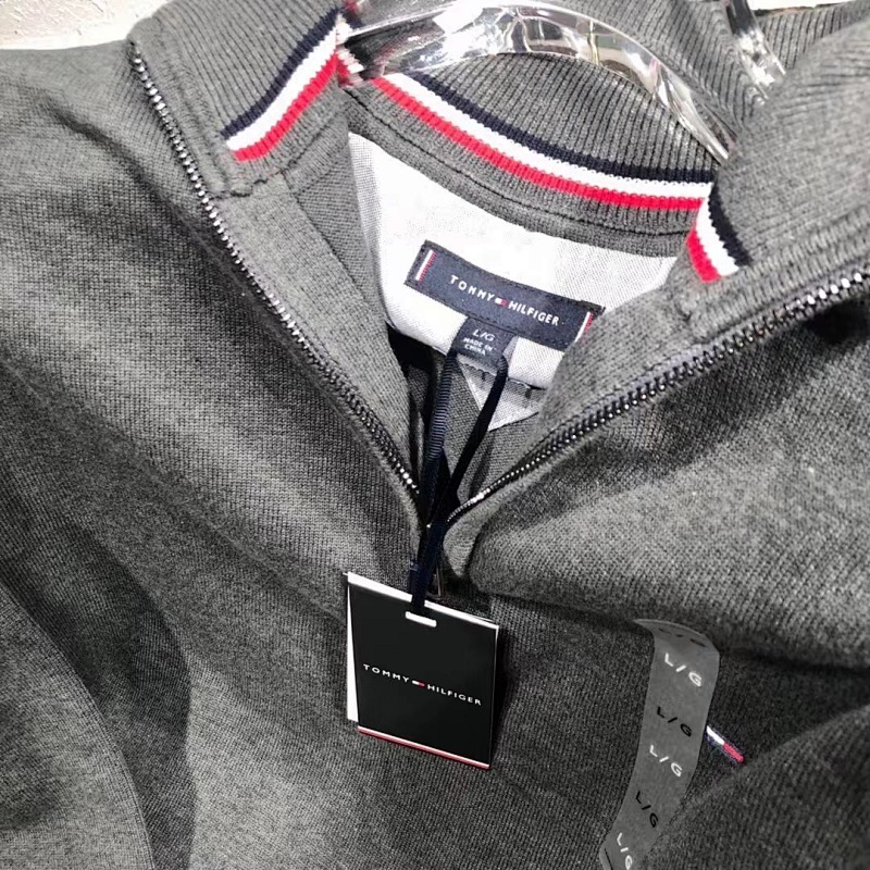 Tommy Hilfiger Classic Quarter-Zip Sweater · A1675 — תמונה 10