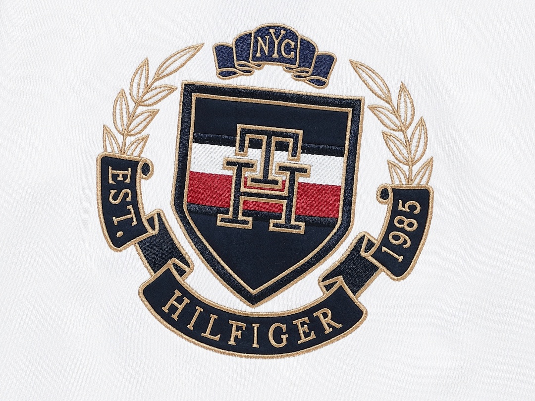 Tommy Hilfiger Crest Logo Fleece Sweatshirt · A2738 — תמונה 10