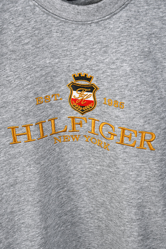 Tommy Hilfiger Embroidered Crest Sweatshirt · A3303 — תמונה 108