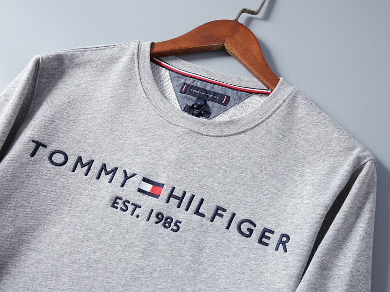 Tommy Hilfiger Essential Crewneck Sweatshirt · A917 — תמונה 39