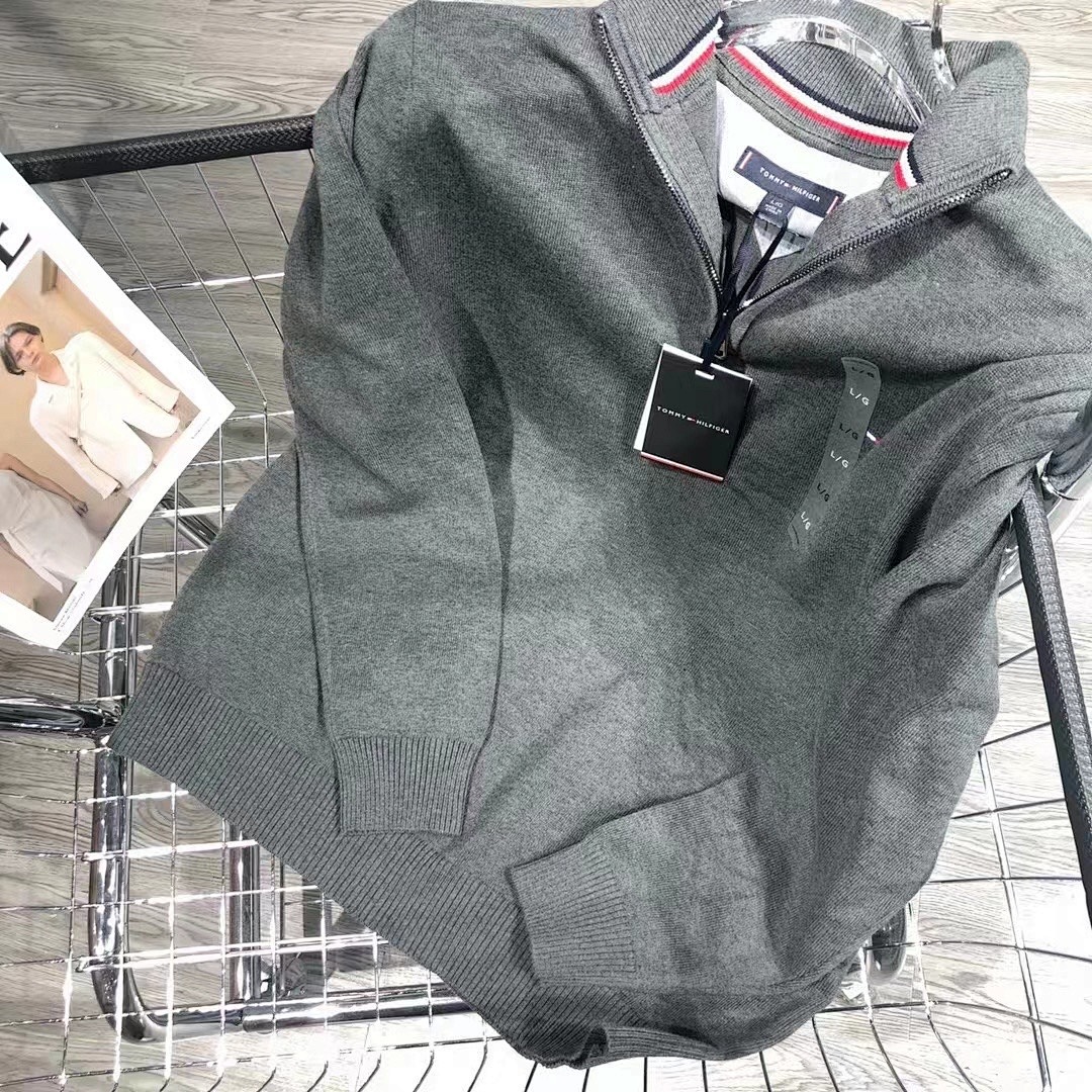 Tommy Hilfiger Classic Quarter-Zip Sweater · A1675 — תמונה 11