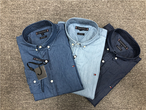 Tommy Hilfiger — חולצה מכופתרת · A495