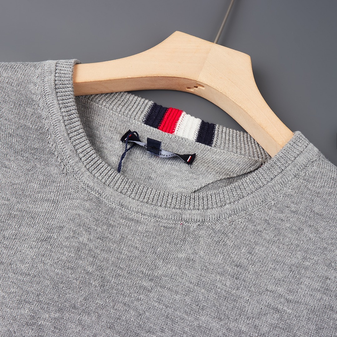 Tommy Hilfiger Classic Crewneck Sweater · A3382 — תמונה 10