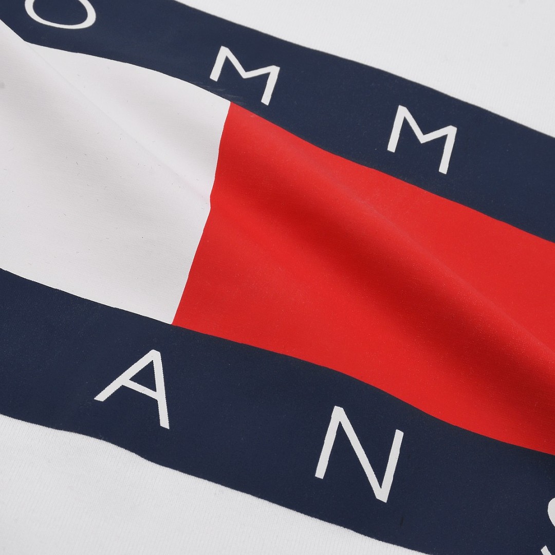 Tommy Hilfiger Oversized Luxe Serif NY Tee · A3096 — תמונה 42
