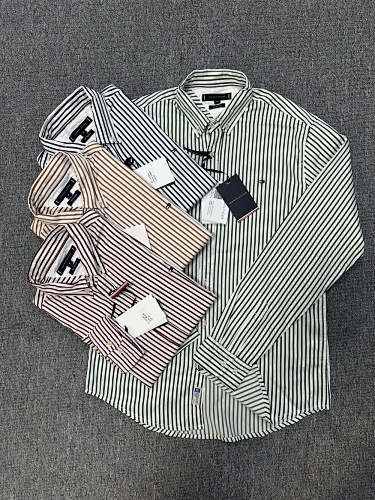 Tommy Hilfiger — חולצה מכופתרת · A2509