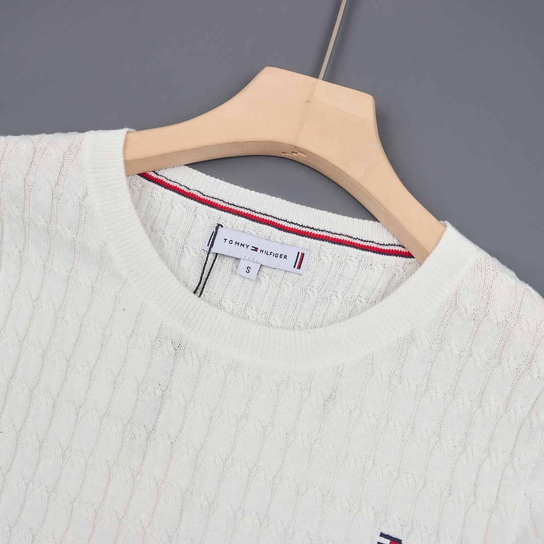 Tommy Hilfiger Short-Sleeve Cable Knit Sweater · A3287 — תמונה 11