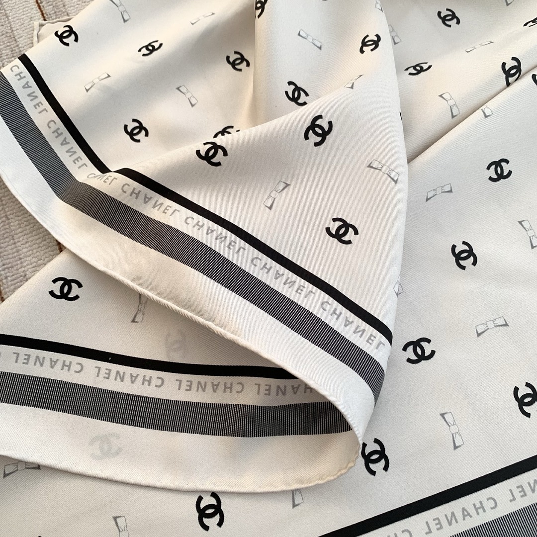 Chanel — צעיף משי · A3252 — תמונה 9