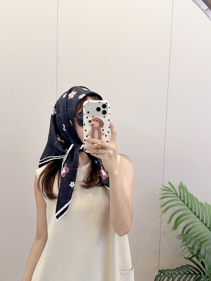Chanel Square Scarf Silk Twill · A3273 — תמונה 25