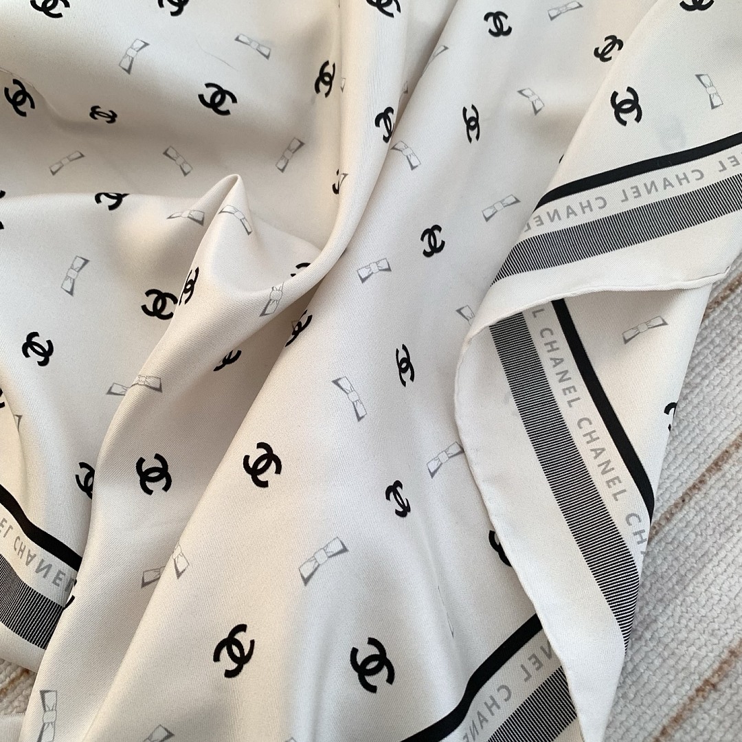 Chanel — צעיף משי · A3252 — תמונה 10
