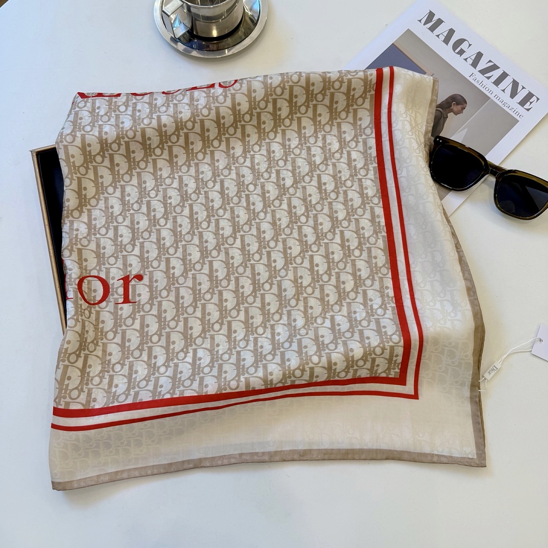 Dior Painted Roses 90 Square Scarf · A3275 — תמונה 23