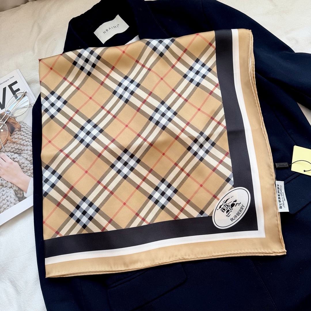 Burberry Check Knight Stamp Silk Scarf · A3310 — תמונה 6