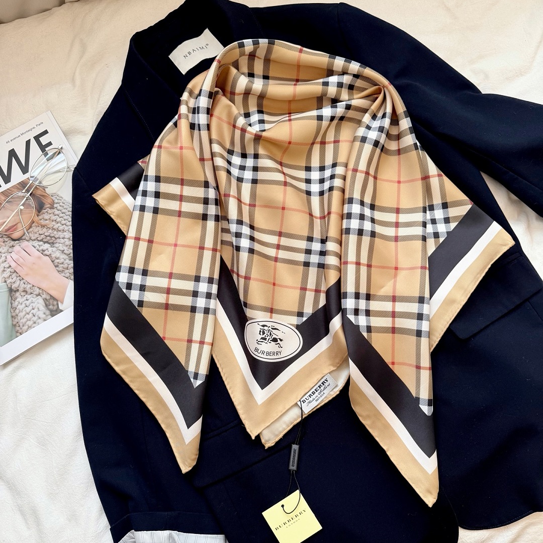 Burberry Check Knight Stamp Silk Scarf · A3310 — תמונה 8