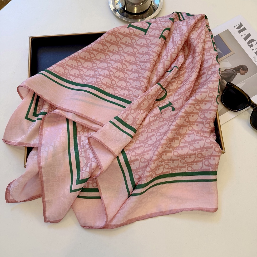 Dior Painted Roses 90 Square Scarf · A3275 — תמונה 11