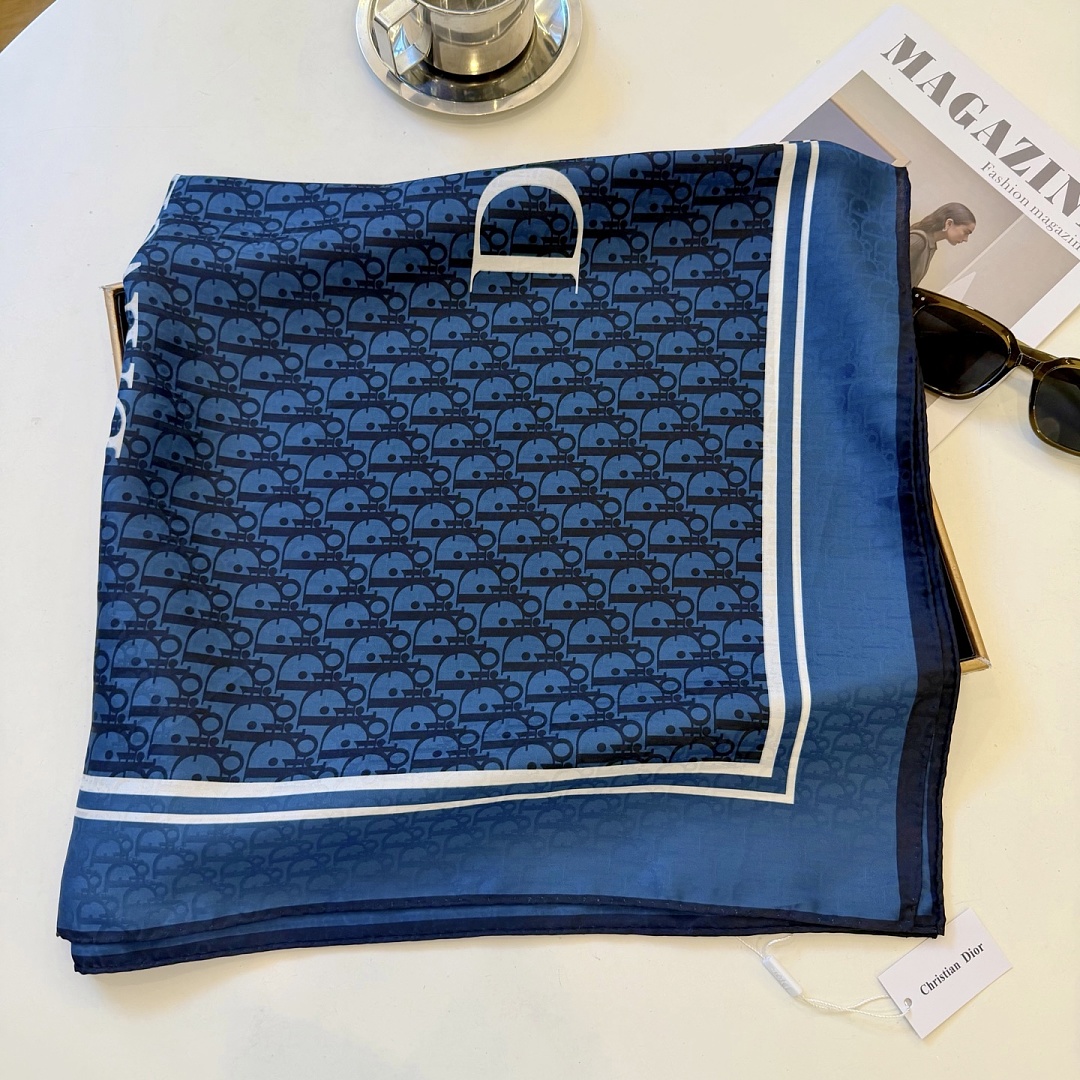Dior Painted Roses 90 Square Scarf · A3275 — תמונה 9