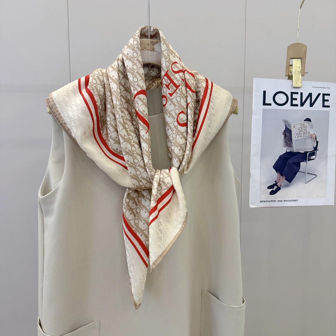 Dior Painted Roses 90 Square Scarf · A3275 — תמונה 20