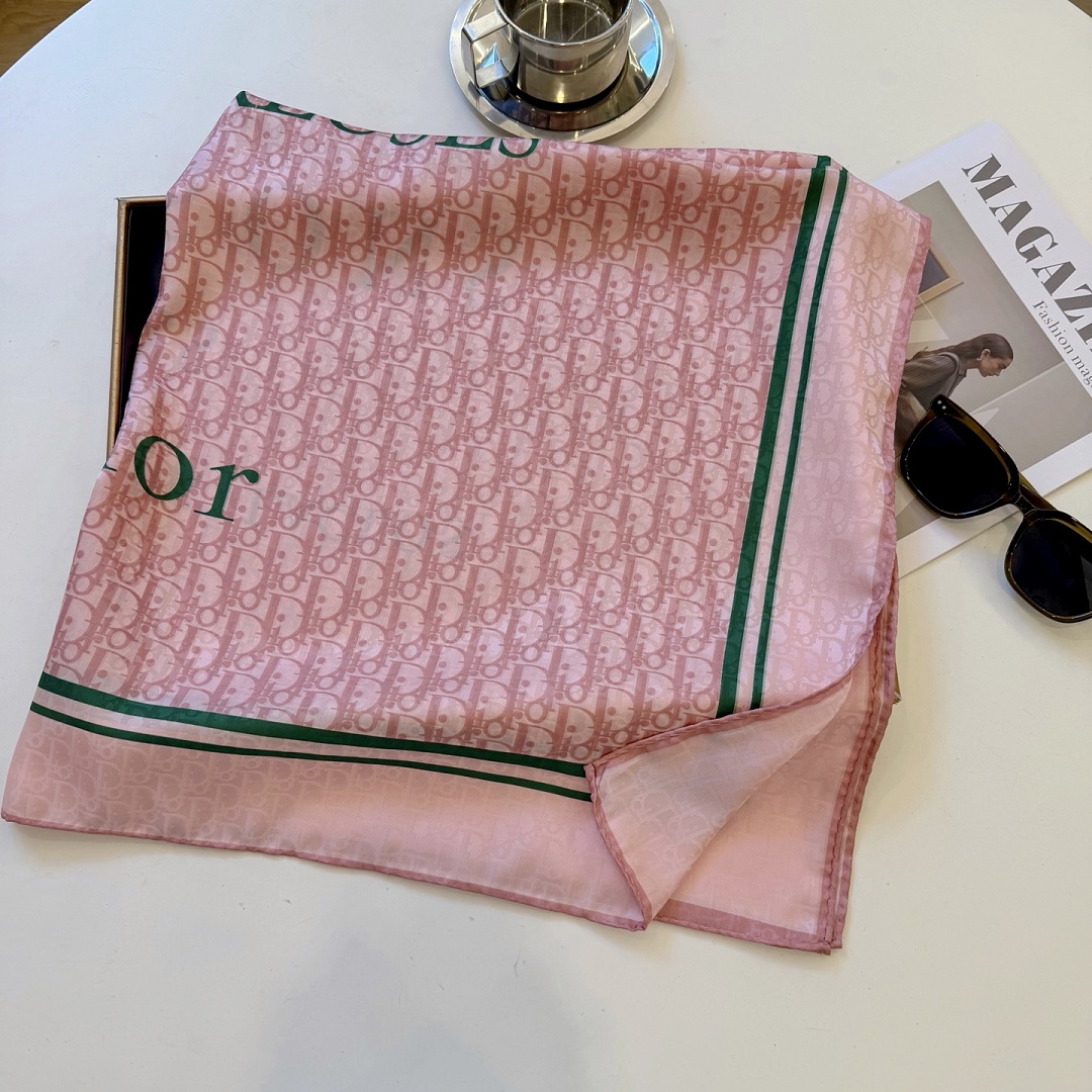 Dior Painted Roses 90 Square Scarf · A3275 — תמונה 10