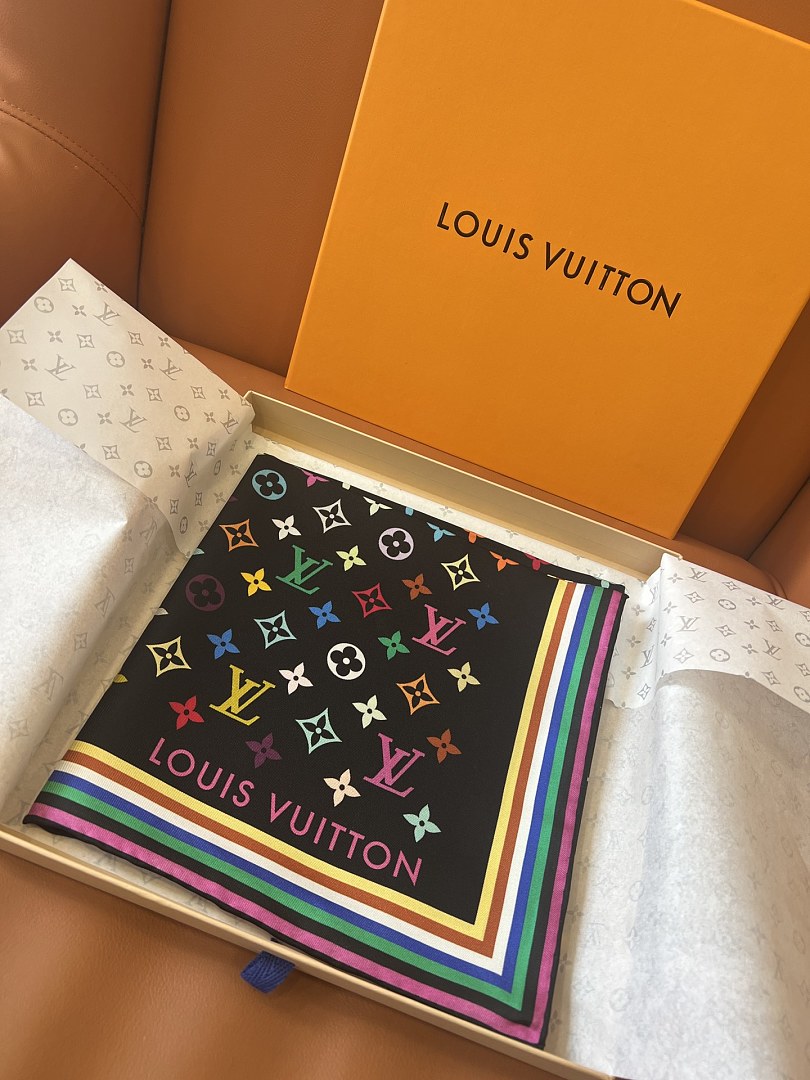 Louis Vuitton Monogram Multicolor Square Scarf · A3251 — תמונה 9