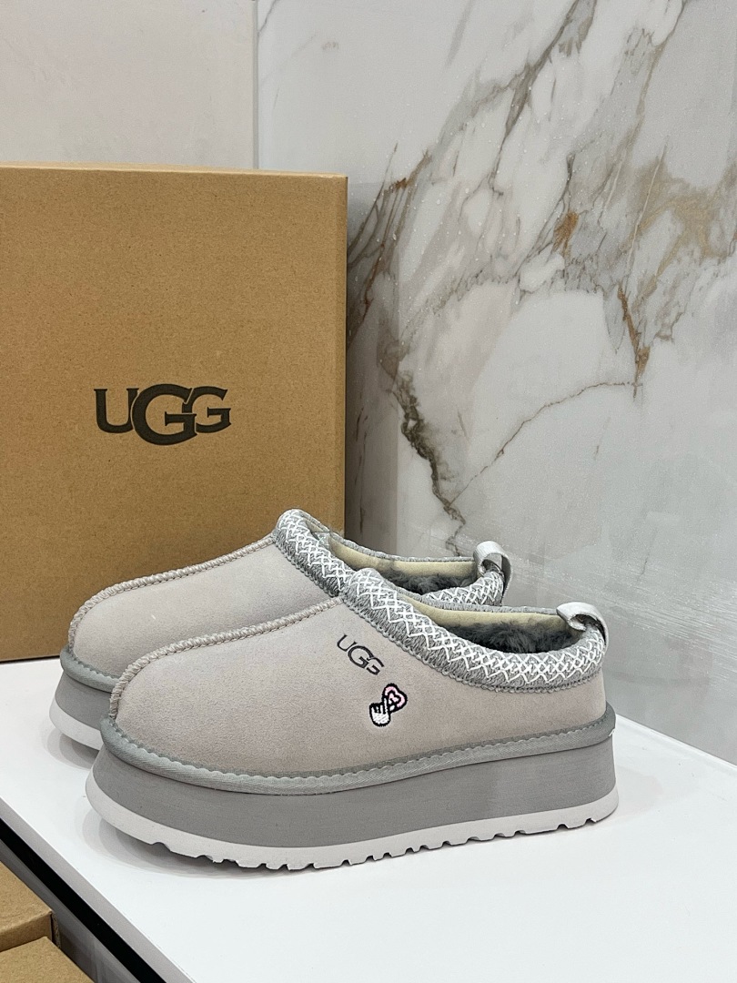 UGG ZT9890