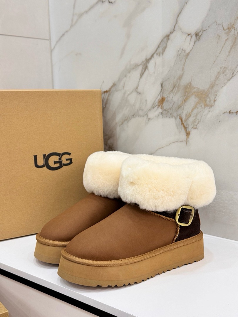 UGG ZT9893
