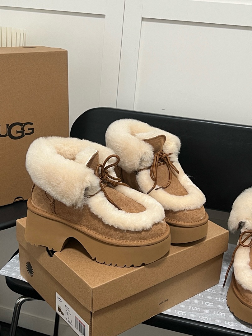 UGG ZT9894