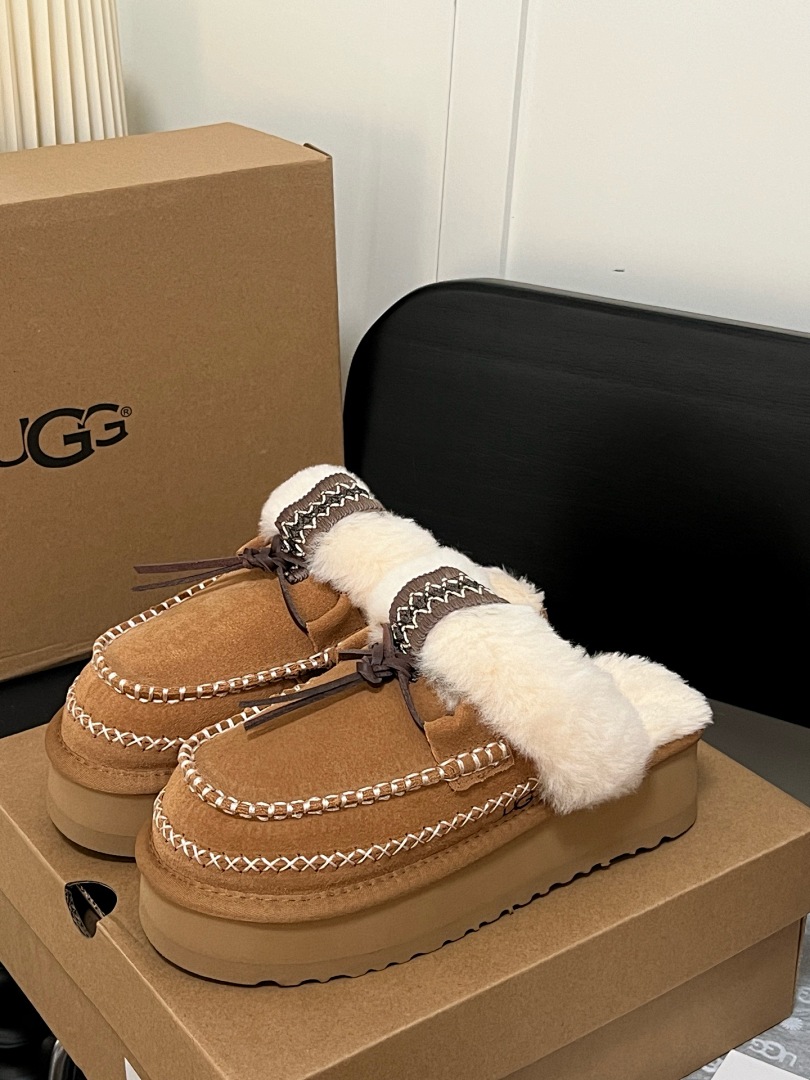 UGG ZT9897