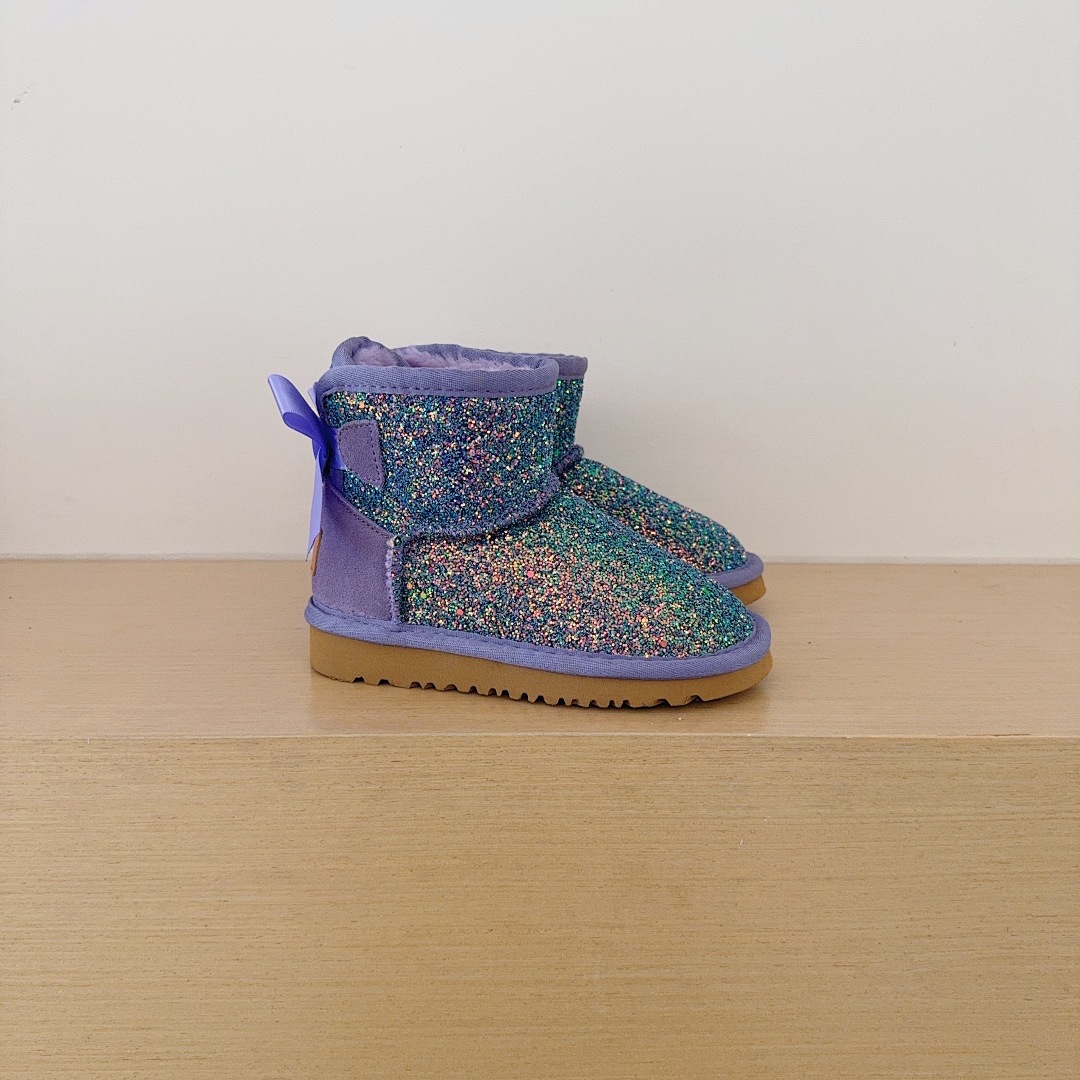 UGG Mini Bailey Bow Glisten · 5691 — תמונה 6