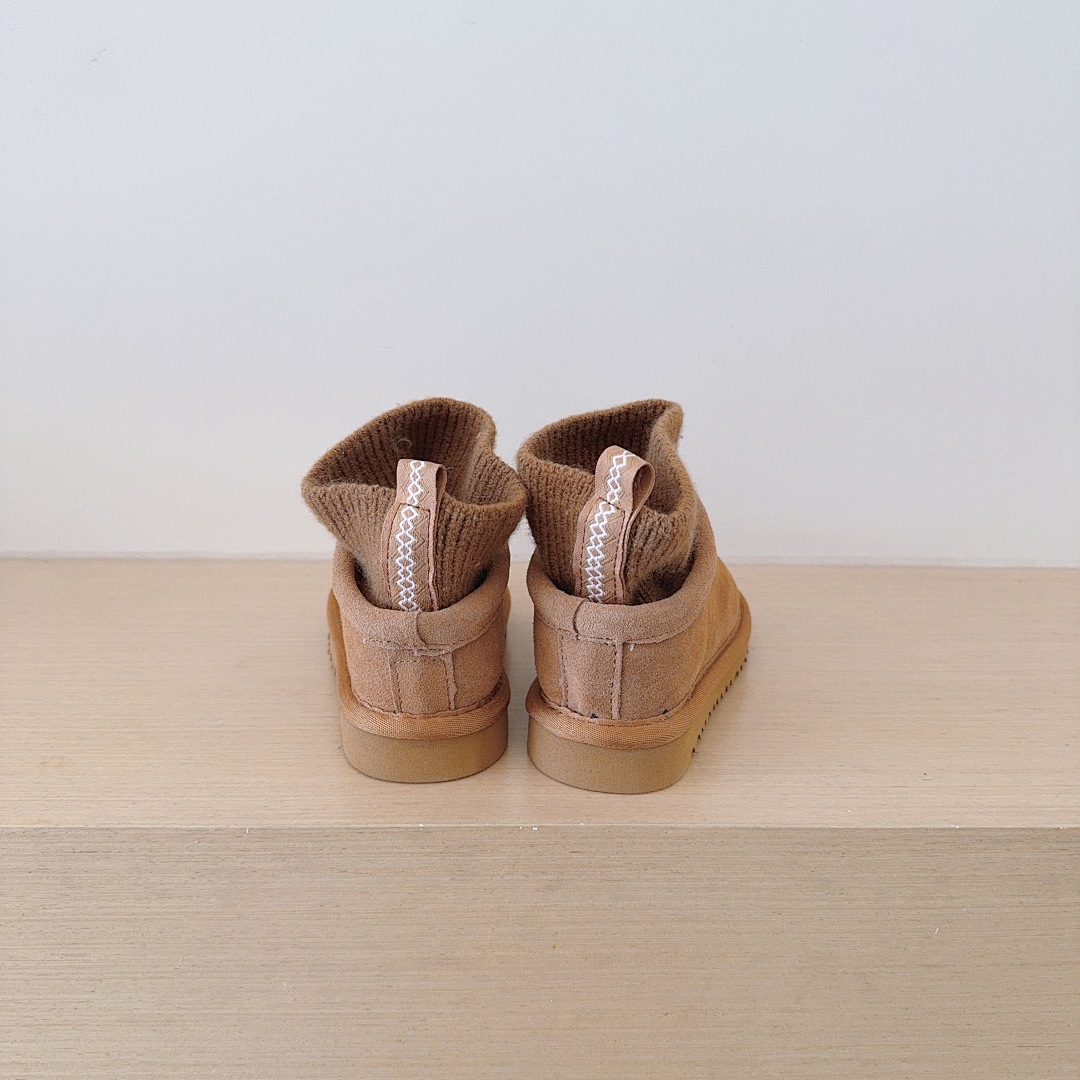 UGG Classic Ultra Mini Stretch Cuff · 5138 — תמונה 14