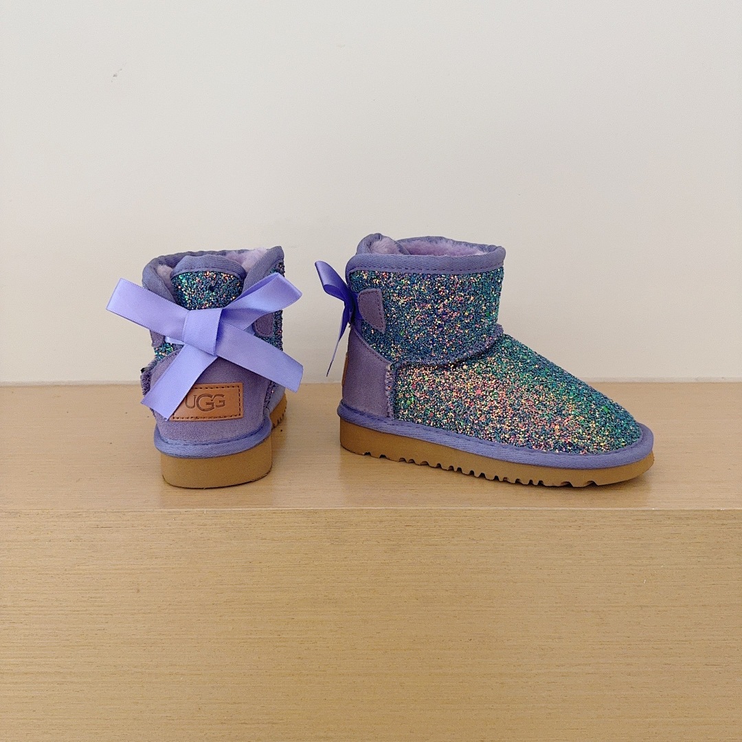 UGG Mini Bailey Bow Glisten · 5691 — תמונה 10