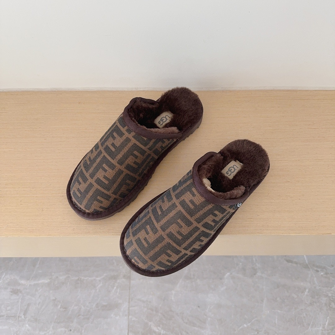 UGG — כפכפים · 5696 — תמונה 21