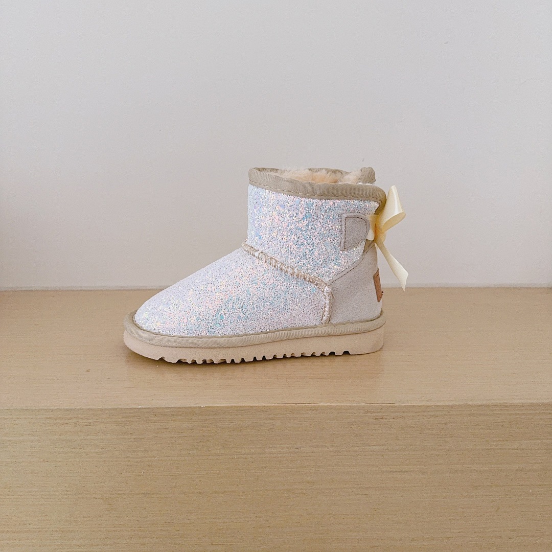 UGG Mini Bailey Bow Glisten · 5691 — תמונה 12