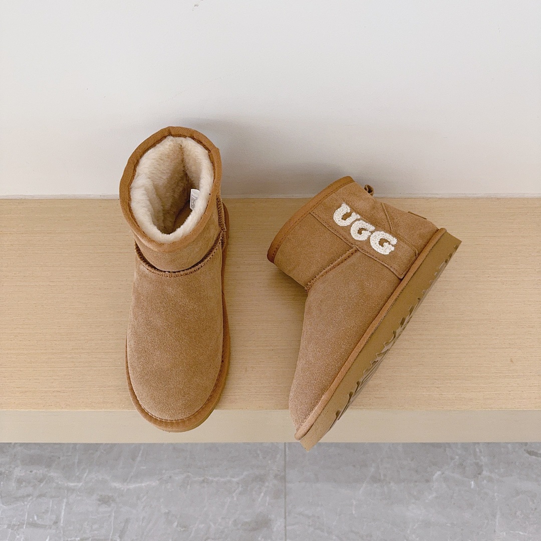 UGG Ultra Mini · 5700 — תמונה 24