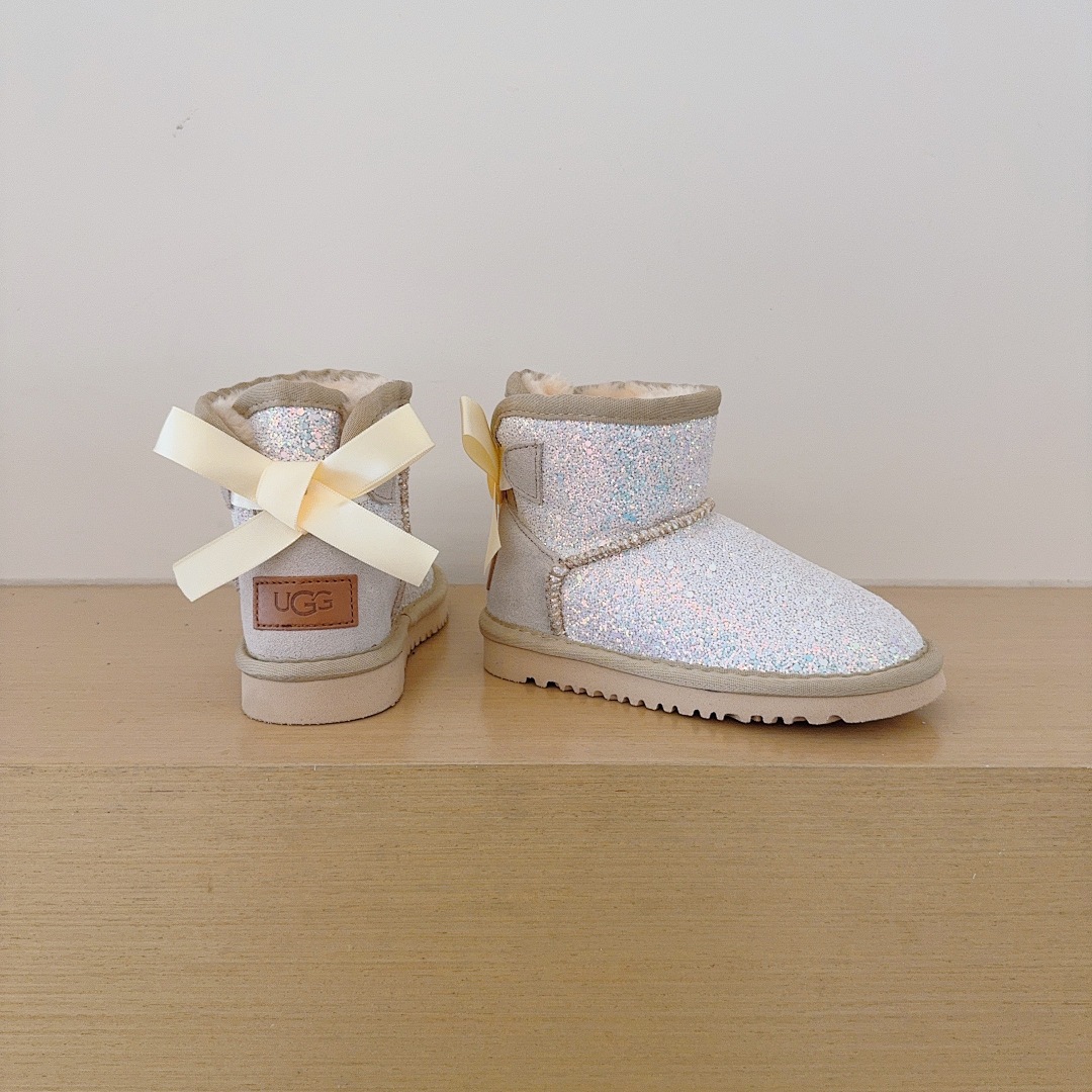 UGG Mini Bailey Bow Glisten · 5691 — תמונה 7
