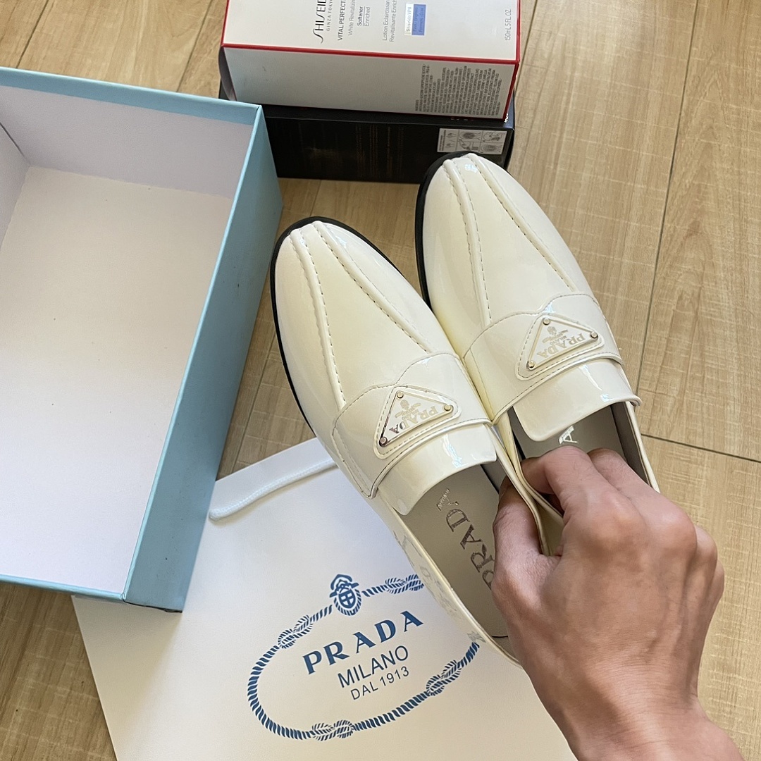 PRADA 61$    11365-T