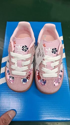 adidas kids 56.99$    11243-T