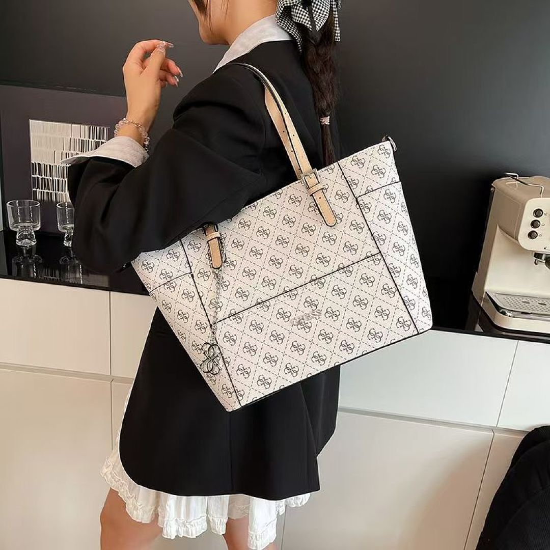 guess 52.99$   11356-T
