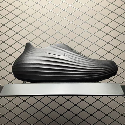 11408-T  NIKE  52.99$