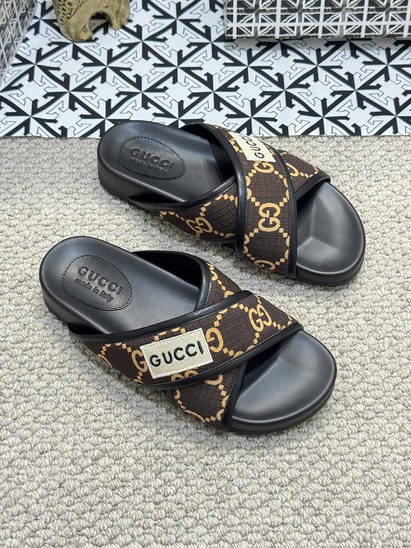 Gucci 83$     11305-T