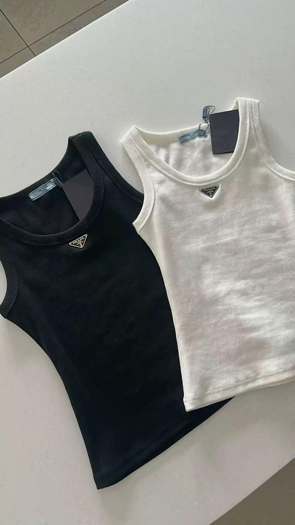 11403-T  PRADA   51.99$