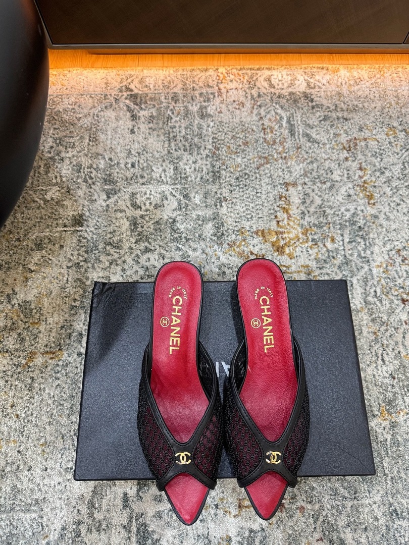 11412-T CHANEL 102.99$