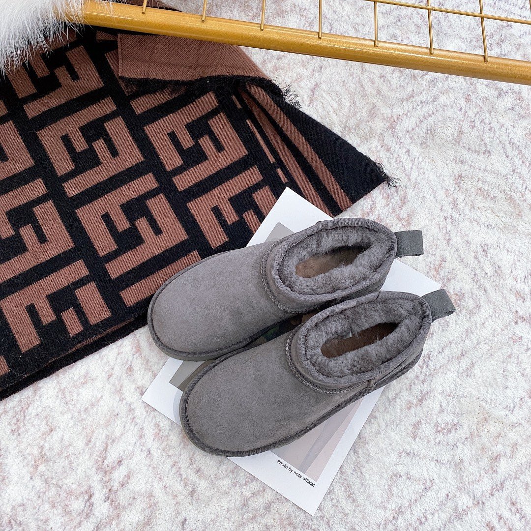 UGG Classic Ultra Mini Boot · XX2276 — תמונה 2