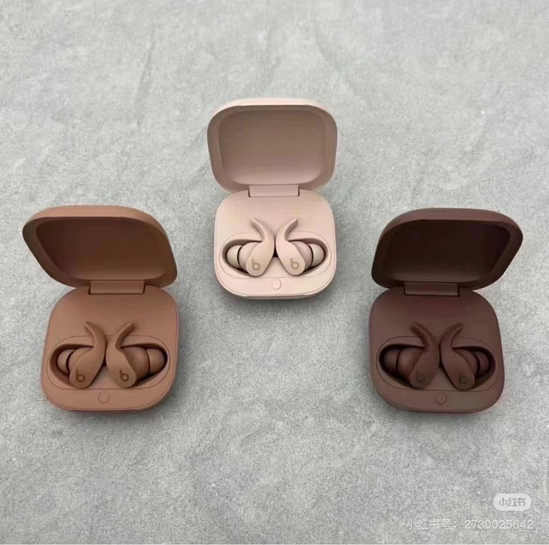 Beats Fit Pro x Kim · 5889 — תמונה 13