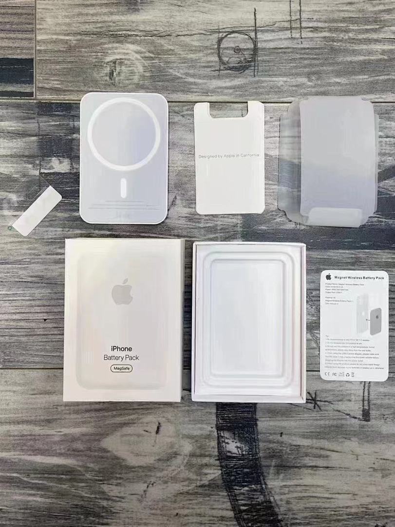 Apple iPhone Battery Pack MagSafe · 5758