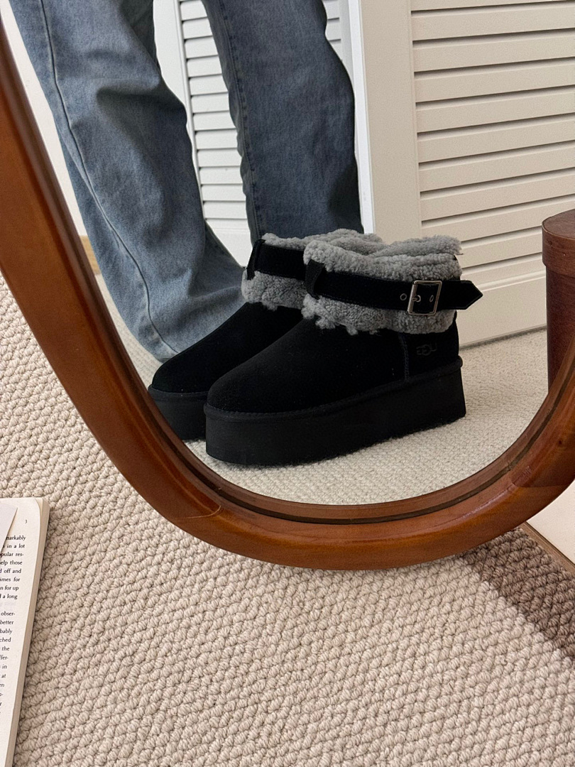 UGG Classic Ultra Mini Platform Boot · D4F3 — תמונה 5